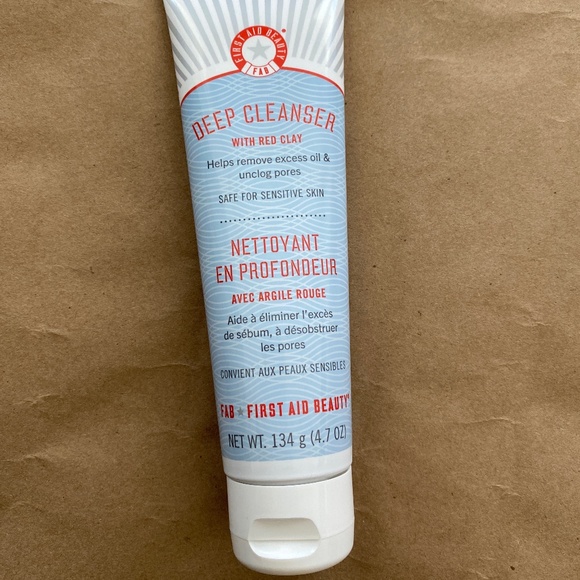 Deep Cleanser with Red Clay FIRST AID BEAUTY - Picture 1 of 4